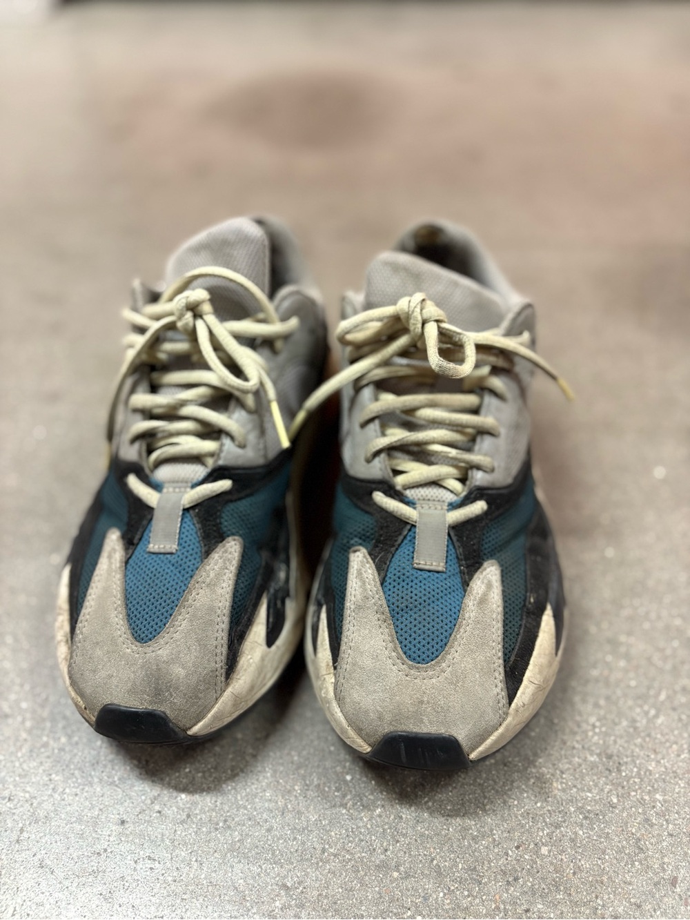 YEEZY Men’s 7.5